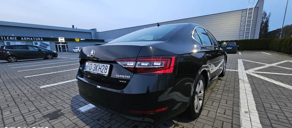 Skoda Superb cena 87900 przebieg: 197600, rok produkcji 2019 z Kołobrzeg małe 436